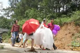 湖南农村一姑娘迎亲，新郎是上门女婿，隔壁村的，走路就到家了视频封面