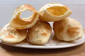 空心糖烧饼，做法简单，口味香甜，又酥又脆，新手也能轻松学会视频封面