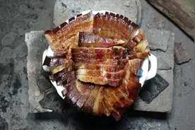 这才是吃腊肉肥而不腻的做法，配上自家腌制豆酱一起吃，太过瘾了视频封面