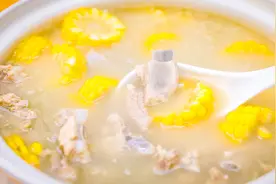 排骨汤为什么凉水下锅，热水炖煮，明白原理，你炖什么都好喝视频封面