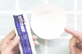 天天刷牙，为何牙垢还增多？试试这2个方法，牙齿瞬间干净洁白视频封面