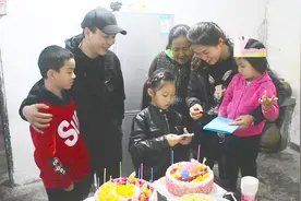 小女儿3岁生日，为何有两个生日蛋糕？姐姐送了什么神秘礼物视频封面