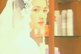 韩剧火花：李英爱终于要嫁给车仁表  一袭婚纱好美视频封面
