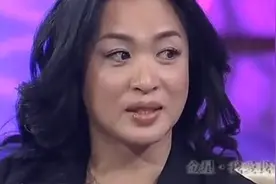金星在家是怎样照顾孩子生活起居？看到了一个母亲该有的样子！视频封面