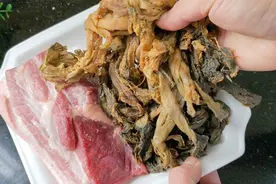五花肉加一把梅菜，这做法广东人百吃不腻，爽口好吃，待客倍有面视频封面