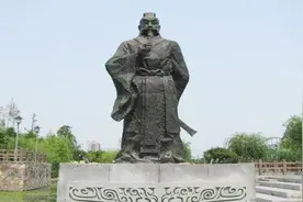 逃难中被一美女所救，此人许诺美女会千金相报，美女听后当场自尽视频封面