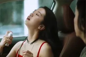 坐车搞笑系列：董洁赶时间，车上穿丝袜，翟天临：你是没见过吗？视频封面
