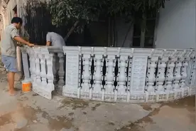 用模具做水泥护栏，干了拆开一看这效果，村里人都请师傅给自家干视频封面