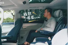 造型帅呆的2.0T大七座！体验完荣威iMAX8，MPV车主现场夸了这些视频封面