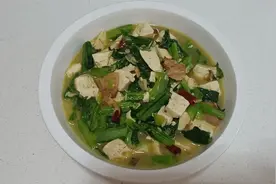 小白菜五花肉炖豆腐，清淡美味，好吃又健康视频封面