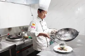 厨师长教菌菇烧豆腐，豆腐入味又好吃，讲解通俗易懂，先收藏了视频封面