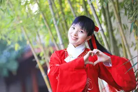 用手势舞传播国学 杭州网红“小一姐姐”走红抖音视频封面