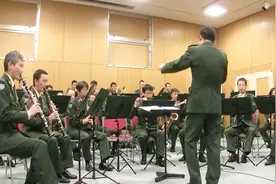日本军乐团演奏《名侦探柯南主题曲》，满满的都是童年的味道！视频封面