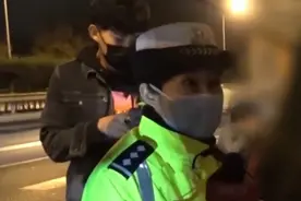 司机将客车改成货车，隐患重重，交警多次劝解耐心警示视频封面