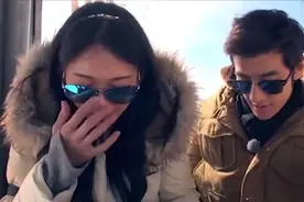 林志玲发现脚跟李治廷一样大，解释道：脚大站得稳！脚大的女星们视频封面