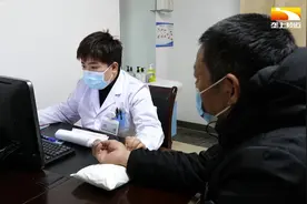 6旬老人喝500毫升水导致呼吸困难？医生提醒：肾病患者应这样补水视频封面