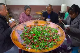 二流子用竹枝扎一把扫把，好看又实用，做一道肉沫豌豆好吃又下饭视频封面