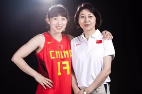 体育世家！爸爸是国足名宿妈妈是篮球教练，女儿6夺WCBA总冠军视频封面