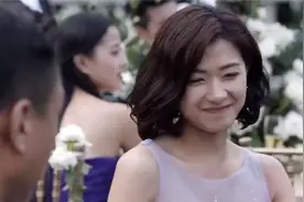 好先生：万茜真是美，眯眼一笑太迷人了，女人味十足！视频封面