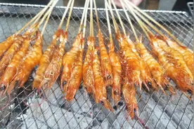 厨师长教你煮饺子的小技巧，多加一个步骤，饺子鲜嫩不沾锅不破皮视频封面