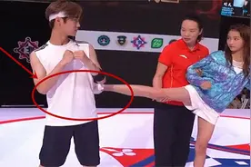 关晓彤一脚踹在鹿晗腰部，注意看鹿晗的反应，还想不想有孩子了？视频封面