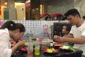 离婚2年后，520当天前夫请我吃晚饭，突然这样让我不知如何是好？视频封面