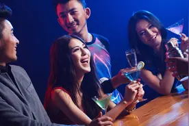 经常喝酒应酬的，做到这几点，能千杯不醉，好多人还不懂，看看吧视频封面