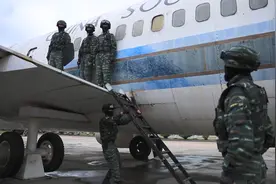 武警广东总队机动支队某中队中队长彭星：向着胜战奋勇冲锋！视频封面