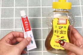 秋冬季节皮肤干燥干裂，教你红霉素护肤法，皮肤白嫩细腻有弹性视频封面