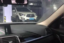 教你如何正确地下车库停车，看完真的很受用视频封面