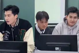 长沙高校男老师凭借超高颜值涨粉百万，网友：想回去重读大学了视频封面