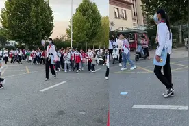 5年级小女孩身高近1米8，比同学高出半个身子，比例修长如九头身视频封面