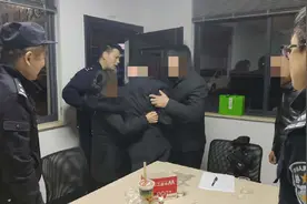 浙江杭州：男子带铁锹到公墓活埋自己，这剧情犹如拍戏视频封面