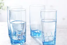 烧开的开水和生水，放大1000倍后有什么区别？看完你还敢喝生水吗视频封面