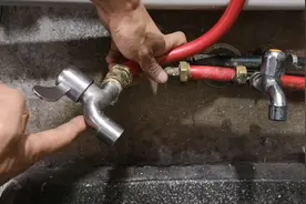 安装水龙头方向总是歪的不正，很多人做错这一步，教你正确解决视频封面