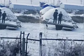 7旬老人站火车道旁目送外孙女，外孙女：每一次离开都会送我们走视频封面