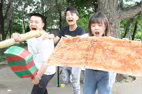小伙开巨型杂货店，所有物品一律1000元，没想大家抢着买视频封面