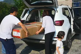 农村小伙花2300元买了一辆电动自行车，看过之后觉得值吗？视频封面
