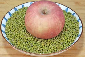 绿豆不要熬粥了，加1个苹果，教你一道减脂美食，越吃越健康苗条视频封面