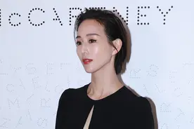 张钧甯黑色连衣裙搭配飒爽短发 好身材藏不住视频封面
