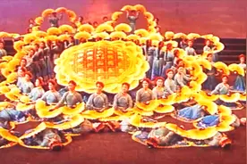 音乐舞蹈史诗《东方红》1965年 开场 气势恢宏三千人参加演出视频封面