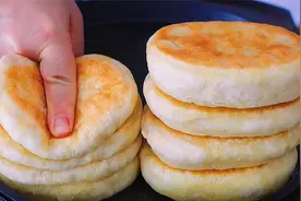 烙饼又干又硬？其实方法错了，注意这两点，保证饼又软又香又多层视频封面