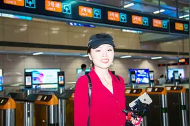 在广州刷脸就能坐地铁？妹子体验后很开心，最后还细心做了攻略！视频封面