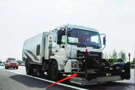 江苏高速“吸铁神车”火了，50公里吸附40斤铁钉，车主庆幸命大视频封面