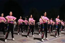 热门广场舞《百花香》何鹏DJ版，越听越爱，值得你跳跳视频封面