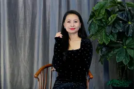 女人的3个行为，让男人产生喜欢错觉，其实都是在套路你视频封面