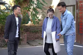 结婚3年没孩子，丈夫责怪妻子而离婚，5年后再见前妻怀上双胞胎视频封面