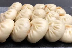小笼包新做法，学会这种软面配方，和老面发酵一样好吃，鲜香松软视频封面