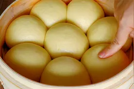 春天要多吃粗粮，这样做玉米面馒头，柔软细腻不拉嗓子，可好吃了视频封面