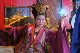 古代美人眼睛变色，皇后眼睛变成蓝色，用妖术控制逃犯视频封面
